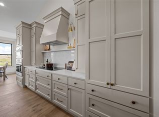 700 Lakeview Ct, Tiffin, IA 52340