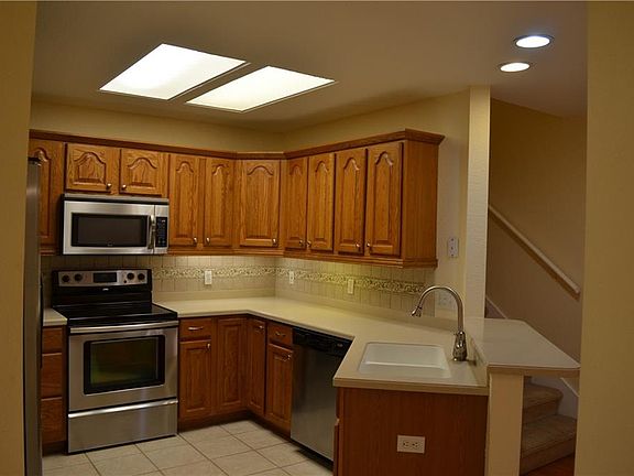 4th image of 1744 Heron Cove Dr