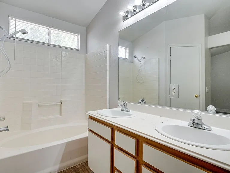 9660 Crystal Ridge Rd — Photo 17