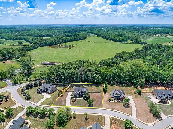 3rd image of 105 Cambridge Woods Dr