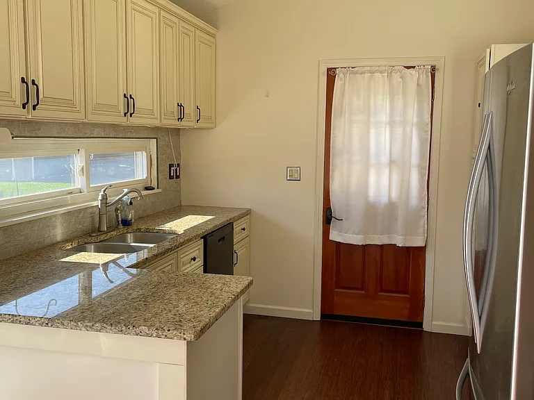 25633 Eaton Way — Photo 11