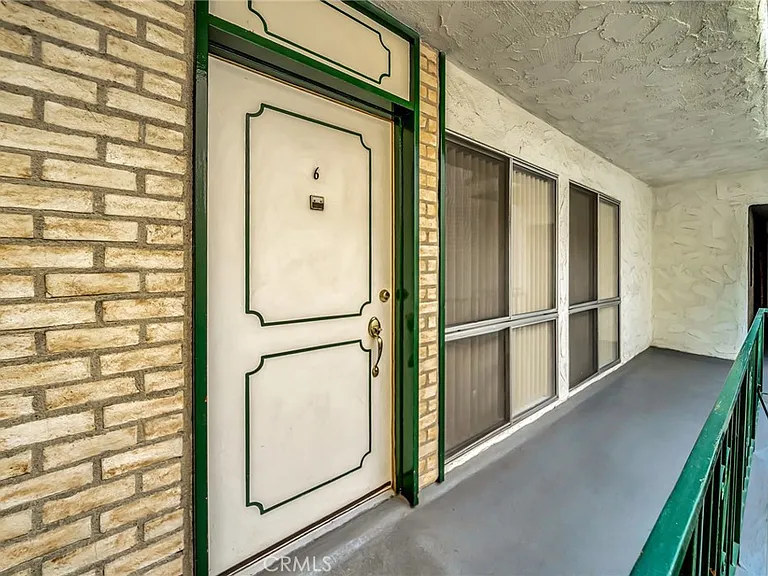 5315 Zelzah Ave #6 — Photo 2