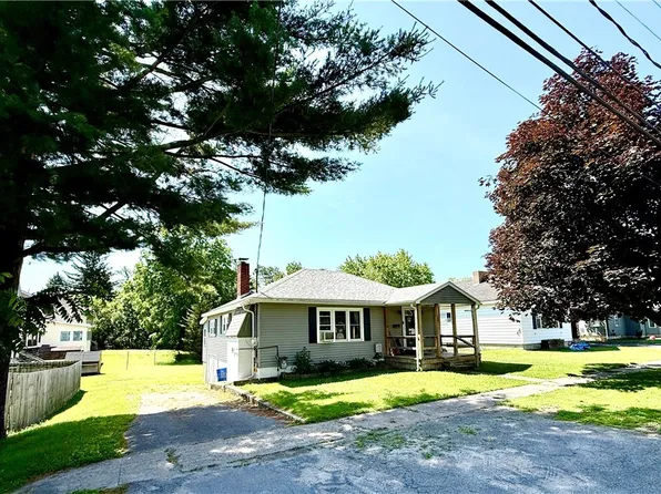 160 Rowley St, Gouverneur, NY 13642