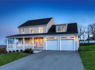 36 Prospect Farm Rd, Portsmouth, RI 02871