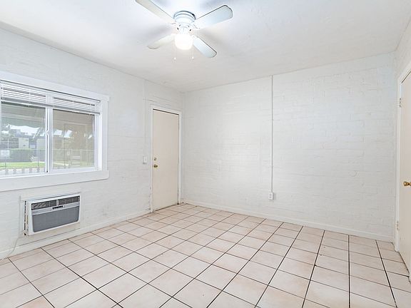 3rd image of 952 E 10th St Unit 5