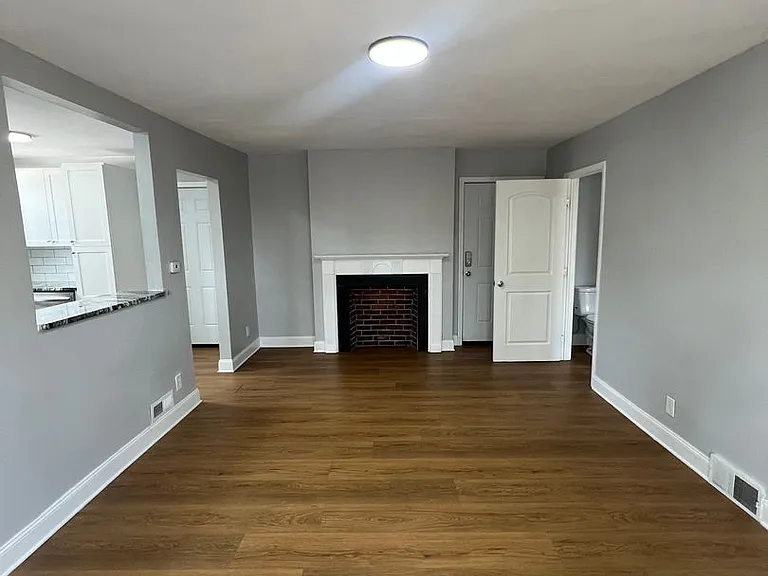 1505-1515 Franklin Park S — Photo 15