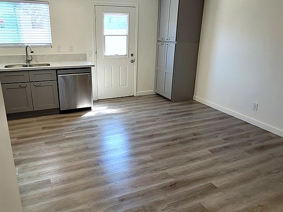 5th image of 607 Emerald Ave #7