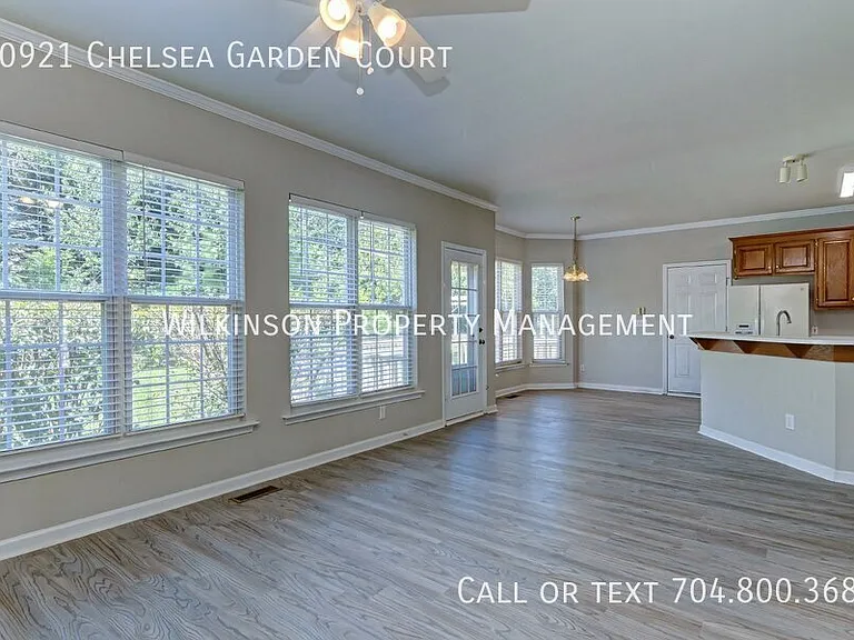 10921 Chelsea Garden Ct — Photo 14