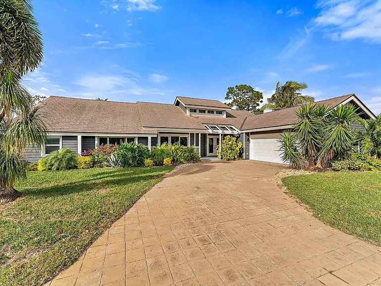 10440 SE Jupiter Narrows Dr — Photo 2