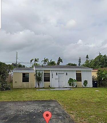 2nd image of 1624 NE 182nd St