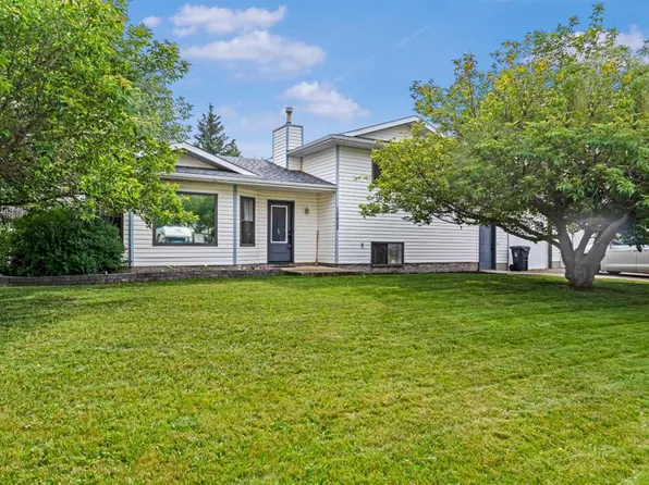 10602 W 101st Ave, Hythe, AB T0H 2C0