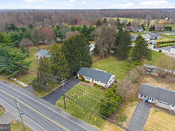 4th image of 96 Bordentown Chesterfield Rd