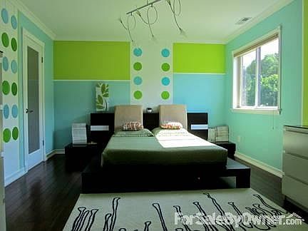 Master's bedroom
						:
						located in the 2nd floor