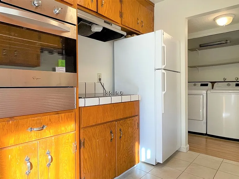 3402 Homestead Rd — Photo 11