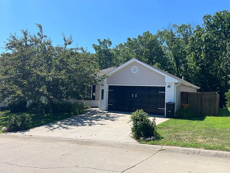 15958 Tracker Ln — Photo 2