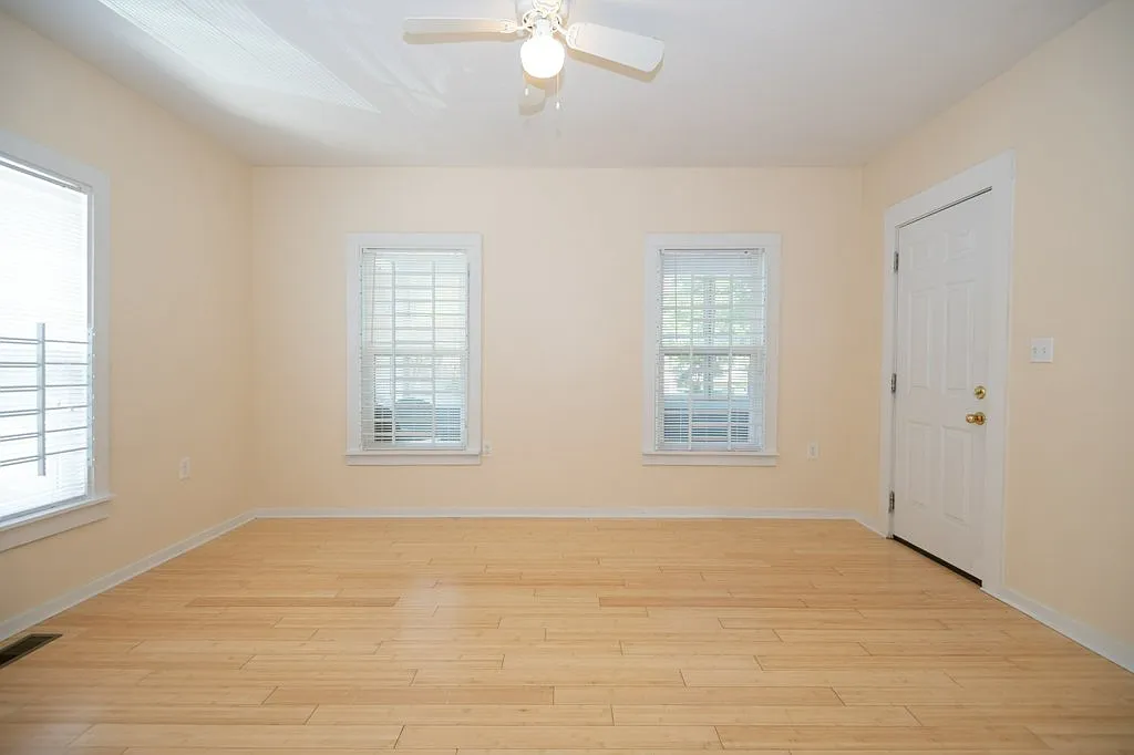 Building Photo - 54 Sever St #1