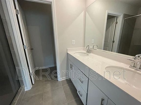 2nd image of 1465 Villageside Ct