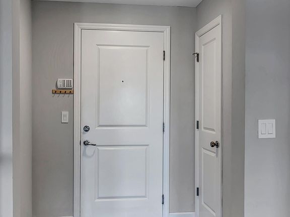 3rd image of 400 E Bay St Suite 504