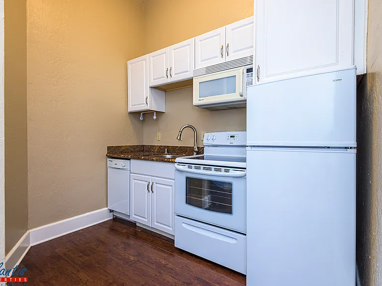 31 E Main St #201 — Photo 7