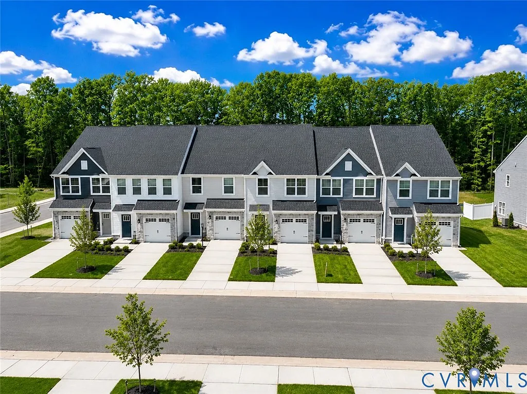 3 bed, 3.0 bath, 1567 sqft, $2,300 — Photo 3