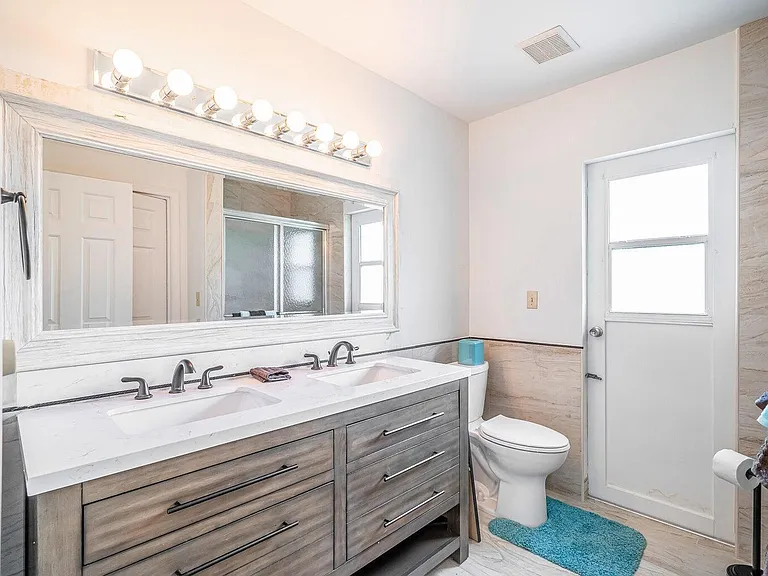 12775 Guilford Cir — Photo 21
