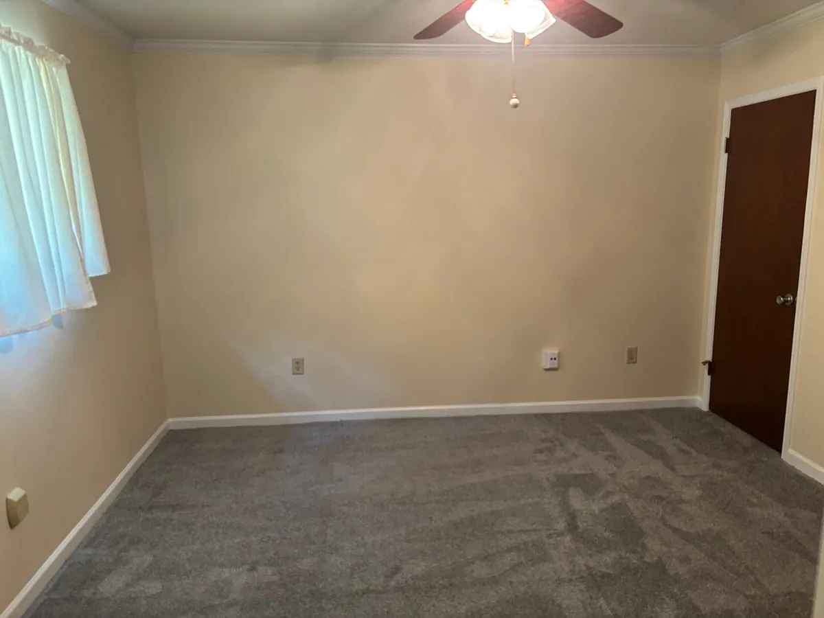 Building Photo - 823 Quail Chase Ln
