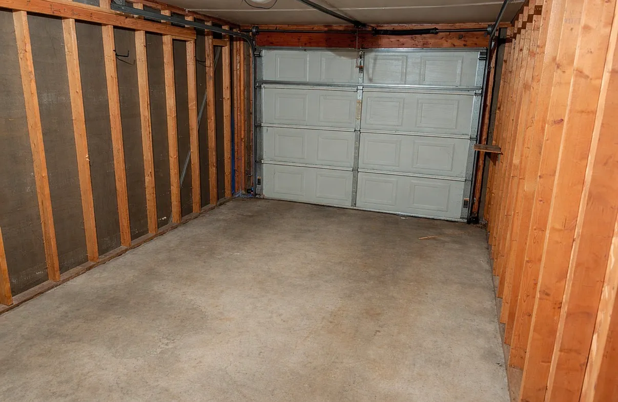 2 bed, 1050 sqft, $1,175 — Photo 3