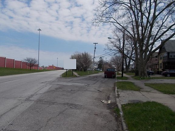 5th image of 14108 Darwin Ave
