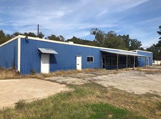 1636 W Broad St, Oakwood, TX 75855