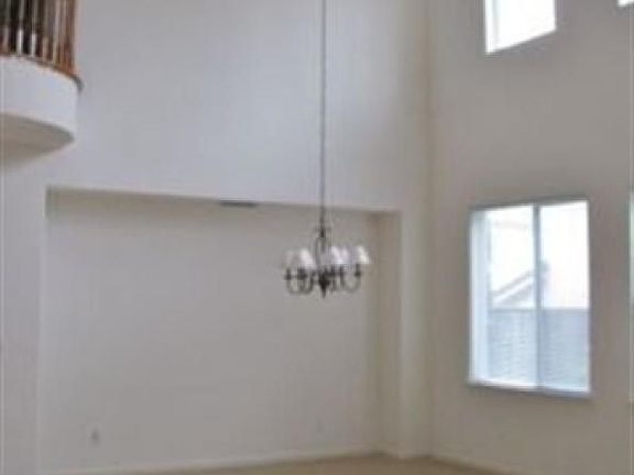3rd image of 444 Wood Glen Dr