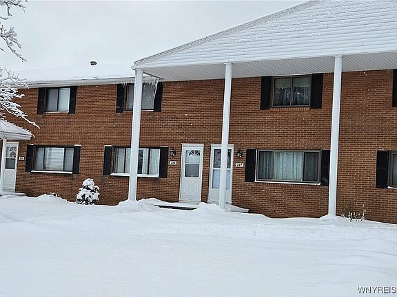 2nd image of 225 Greenmeadow Dr #225