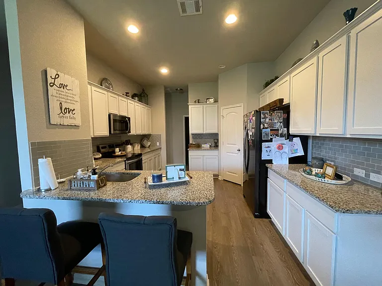 Gourmet kitchen