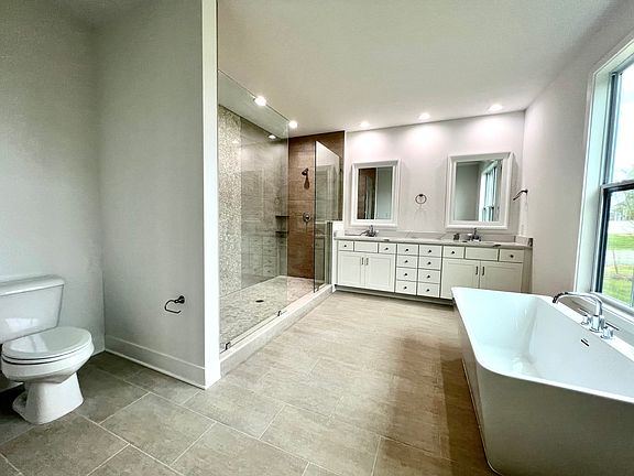 Friemont - Primary Bathroom