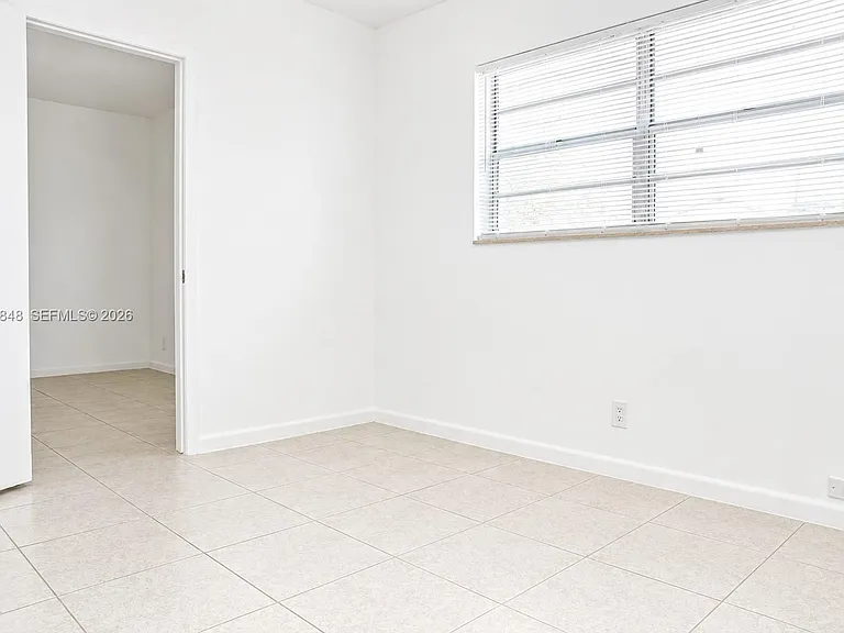 411 SE 10th St #1 — Photo 20