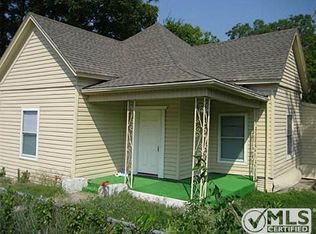 911 E Maddox Ave, Fort Worth, TX 76104