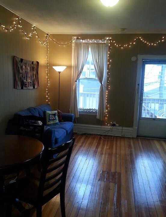2nd image of 1733 W Newport Ave APT 2R