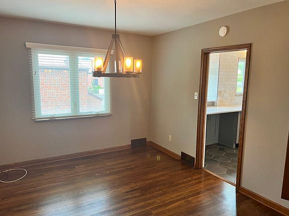 4th image of 2442 Northwest Blvd