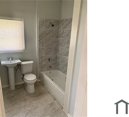 1294 Cartwright St #1 — Photo 20
