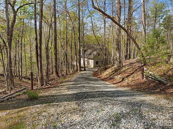 3rd image of 43 Hungryneck Hollow Ln