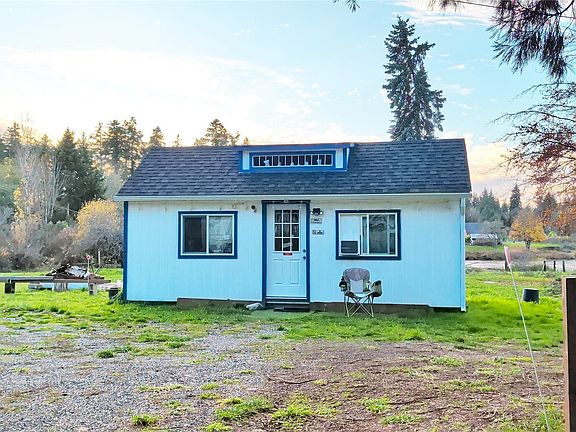 4th image of 3619 Shincke Road NE