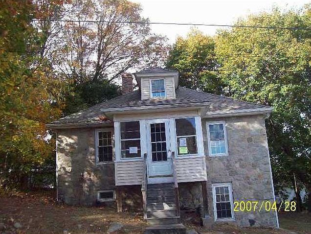 2nd image of 20 Vinton St
