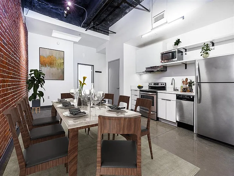 The Broadway Lofts — Photo 12