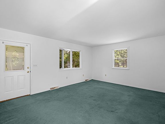 3rd image of 307 Indian Trail Rd