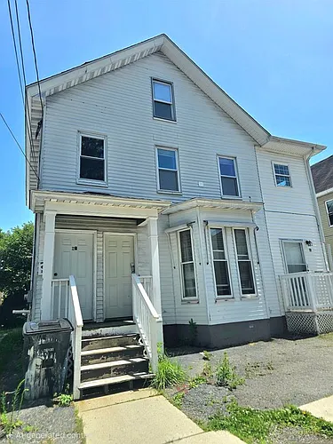 22 Beech St #B Photo 1