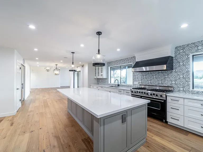 8672 N 64th Pl — Photo 8