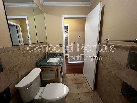 4th image of 202 Woodside Ave