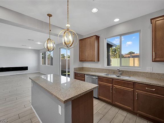 3rd image of 1236 Arc Dome Ave