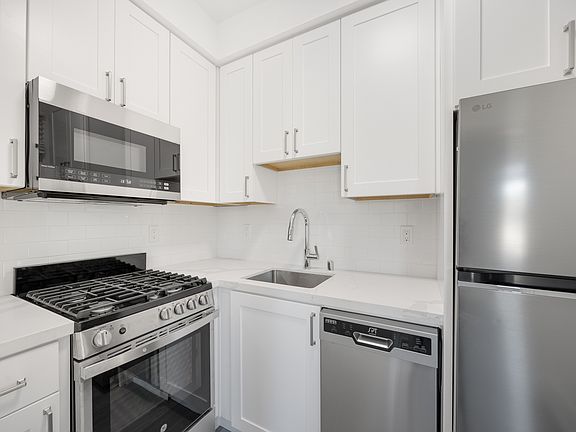 3rd image of 3909 17th St APT 5