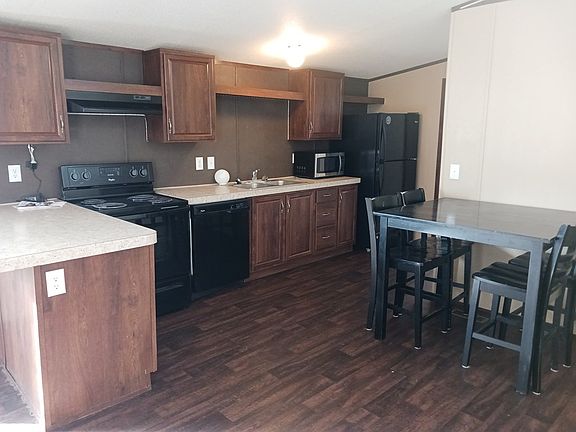 5th image of 7100 Airline Dr #258