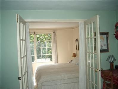 5th image of 789 Leonard St